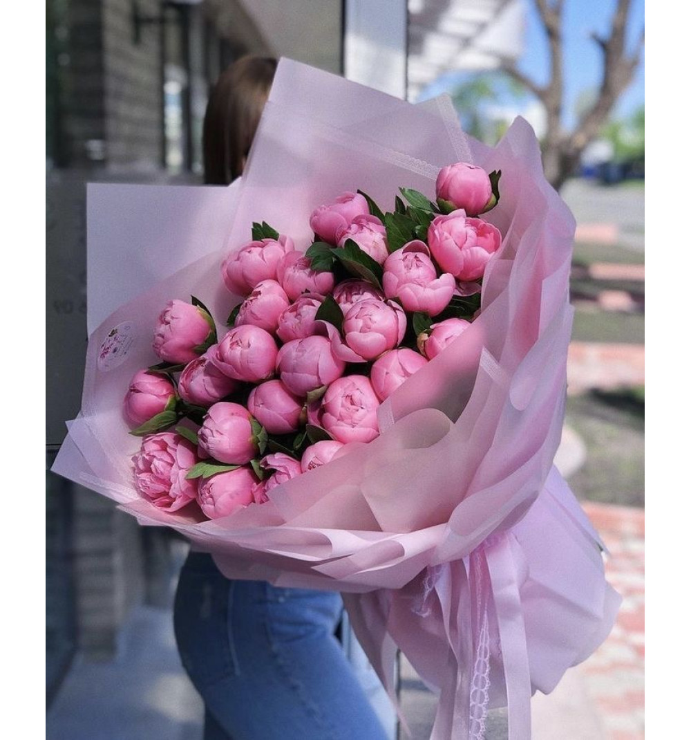 Букет из 25 пионов